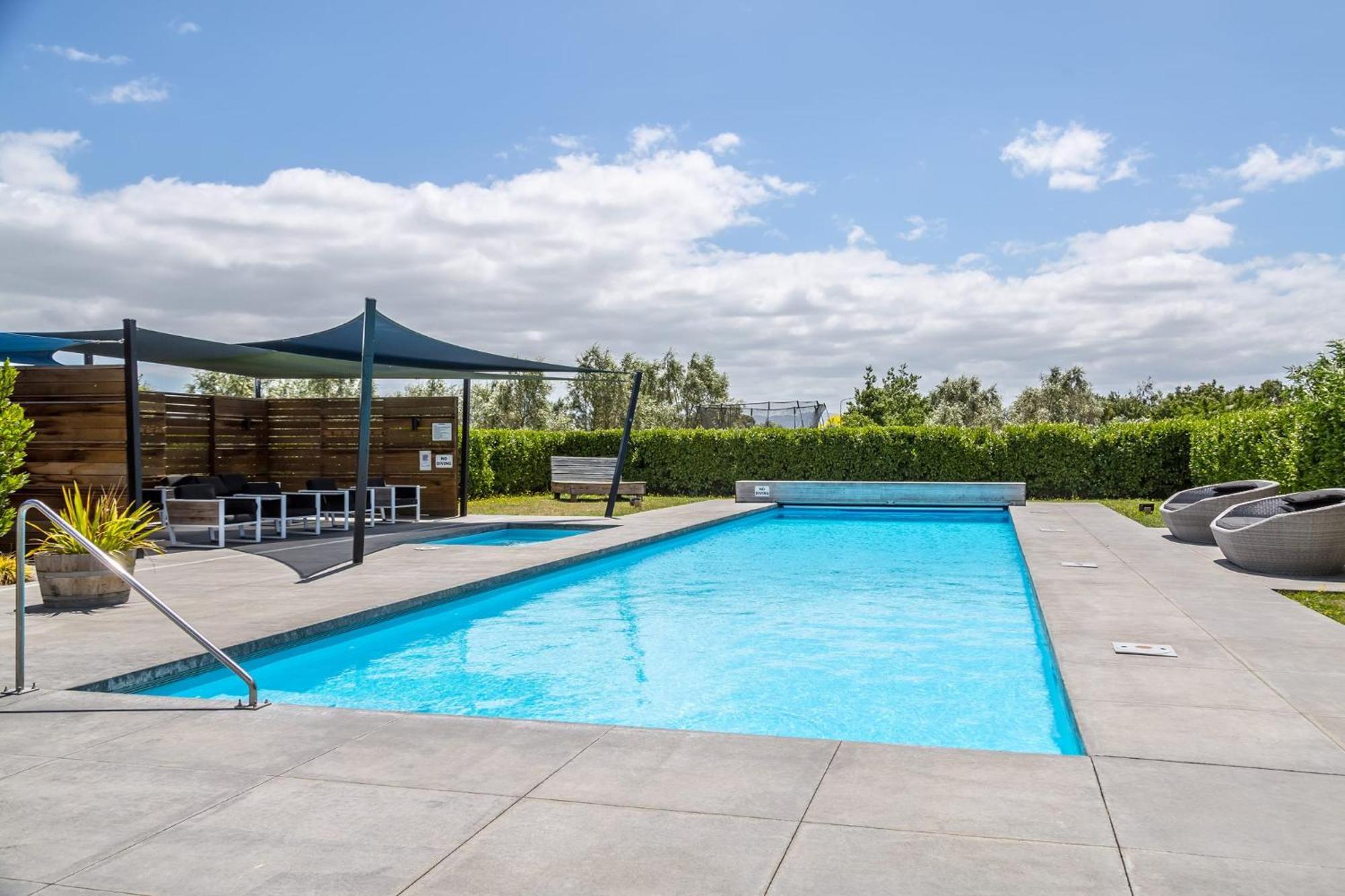 Regent Sanctuary - Martinborough Holiday Home Екстер'єр фото